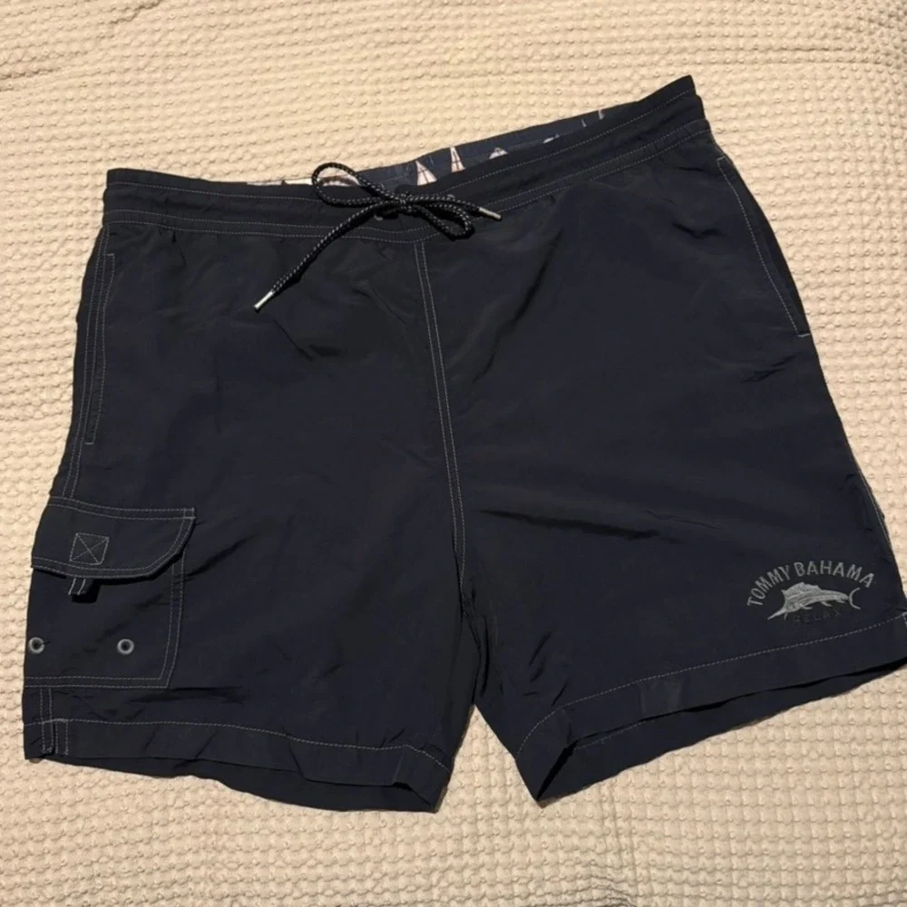 Tommy‎ Bahama Relax Swim Trunks Mens Medium Navy Blue Cargo Pocket Marlin Logo